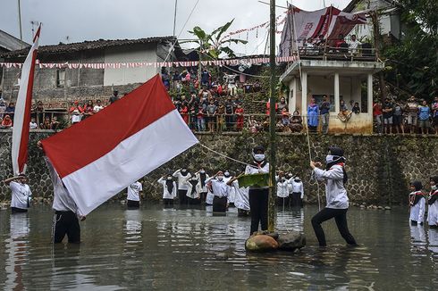 Ikuti Upacara Bendera HUT ke-76 RI di Istana Negara Secara Virtual