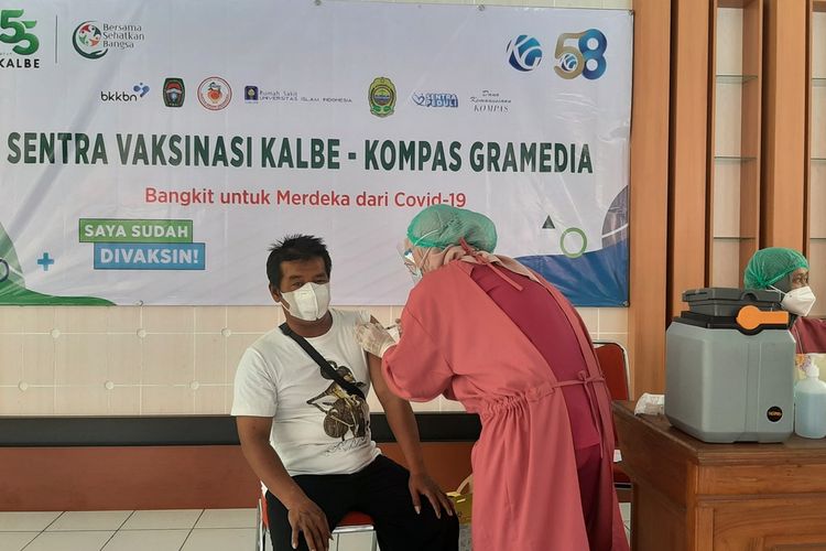 Vaksinasi Kompas Gramedia dan Kalbe Farma di Rumah Dinas Bupati Bantul Sabtu (9/10/2021)