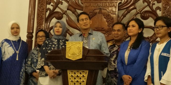 Wakil Gubernur DKI Jakarta, Sandiaga Uno bersama Ikatan Wanita Pengusaha Pusat (IWAPI) di Balai Kota DKI Jakarta, Kamis (4/1/2018).
