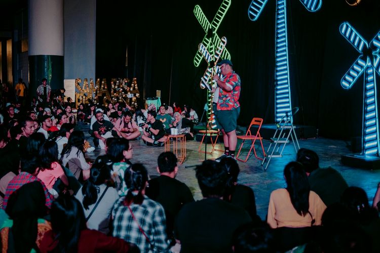 Pembacaan puisi oleh Kios Ojo Keos di We The Fest 2019 di Jiexpo, Kemayoran, Jakarta Pusat, Jumat (19/7/2019). Dok. We The Fest