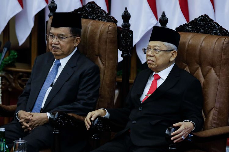 Maruf Amin dan Jusuf Kalla saat pelantikan Presiden dan Wakil Presiden RI di Gedung DPR/MPR, Jakarta, Minggu (20/10/2019). Jokowi dan Maruf Amin sebagai Presiden dan Wakil Presiden masa jabatan 2019-2024.