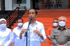 Serahkan Bansos di Kantor Pos Balikpapan, Jokowi: Untuk Gizi Anak