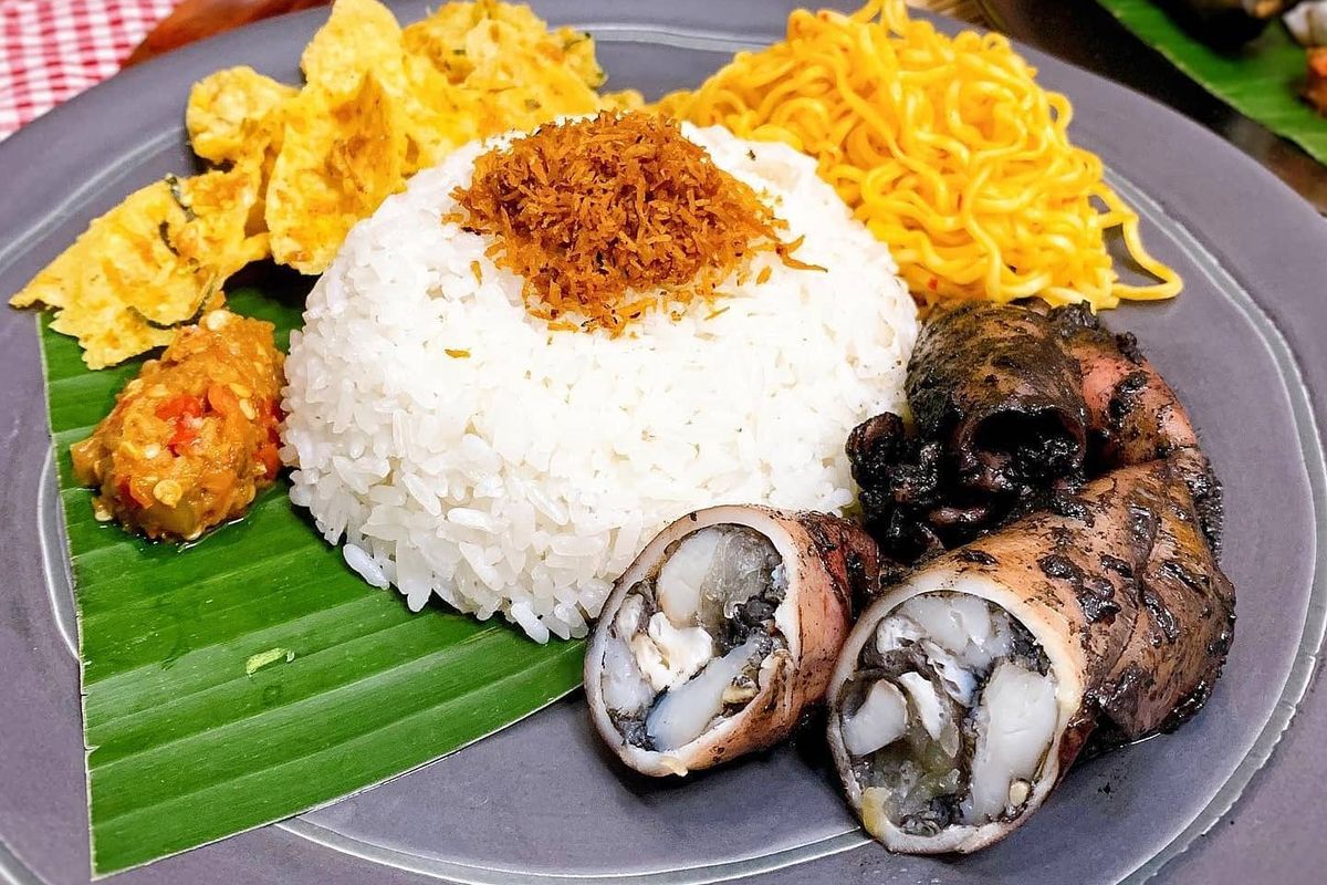 Ilustrasi salah satu menu nasi cumi hitam Pak Kris. 
