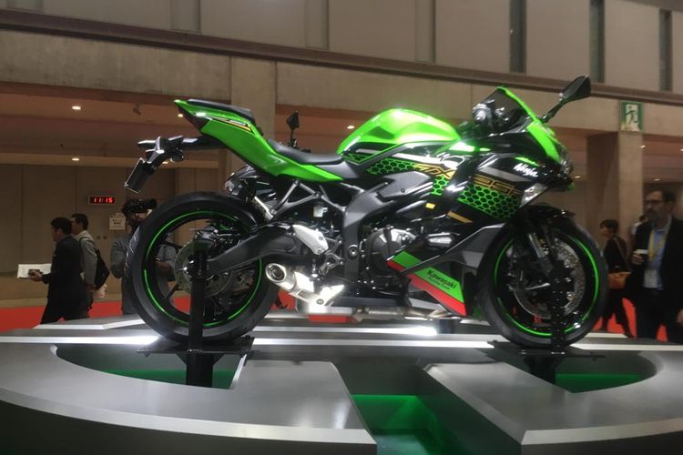 Kawasaki Ninja 4 Silinder Meluncur di Tokyo Motor Show 2019