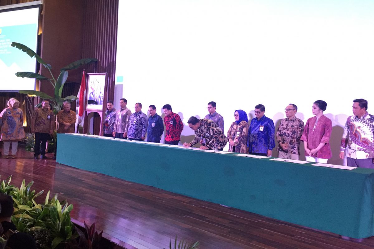 Penandatanganan perjanjian kerja sama operasional terkait penyaluran KPR FLPP antara Kementerian PUPR dengan 25 bank pelaksana di Auditorium Kementerian PUPR, Jumat (21/12/2018).