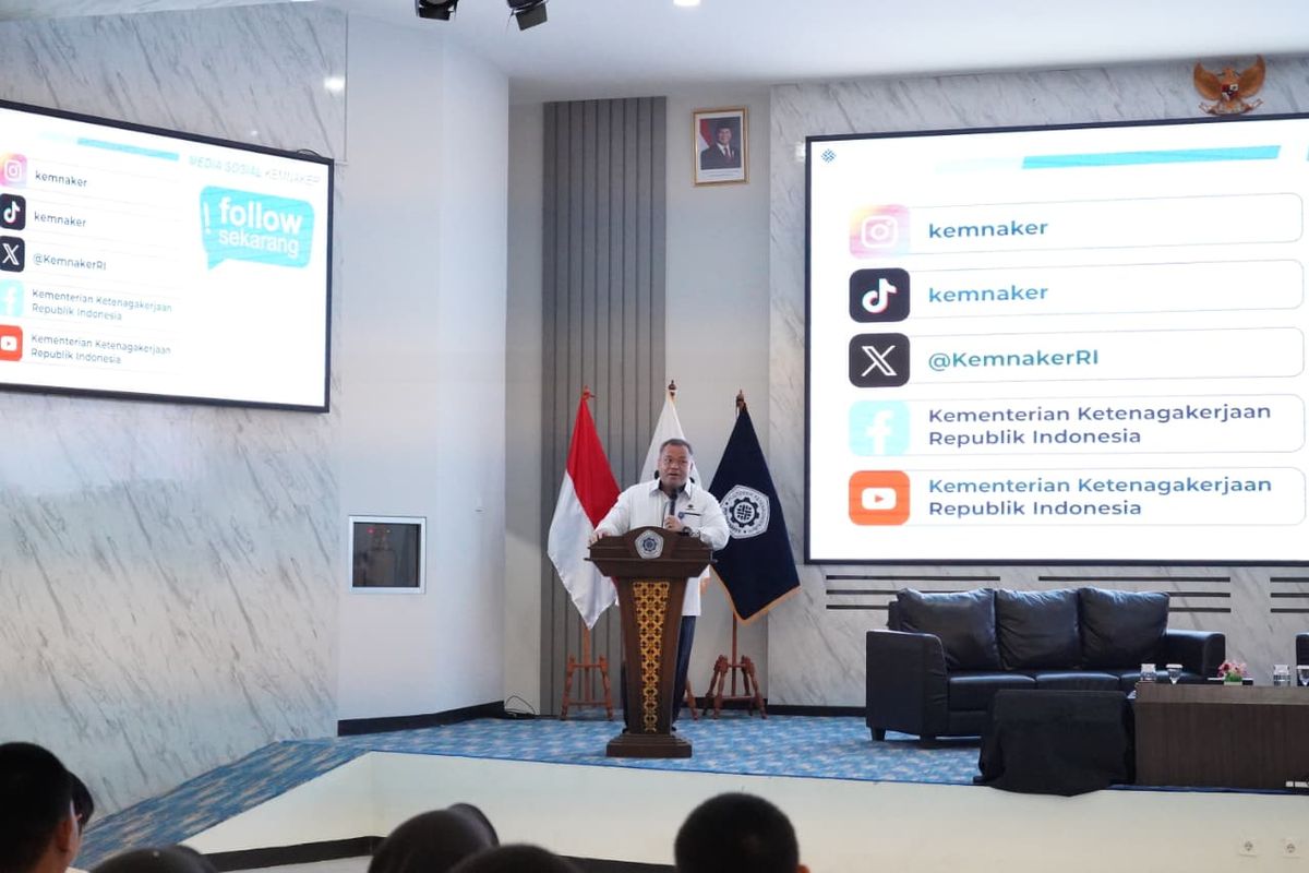 Kepala Biro Humas Kementerian Ketenagakerjaan (Kemenaker), Sunardi Manampiar Sinaga, dalam kegiatan Studi Pengenalan Kampus Terapan Awal (SPEKTA) 2025 bagi mahasiswa baru Politeknik Ketenagakerjaan (Polteknaker), di Jakarta, Selasa (19/8/2025).