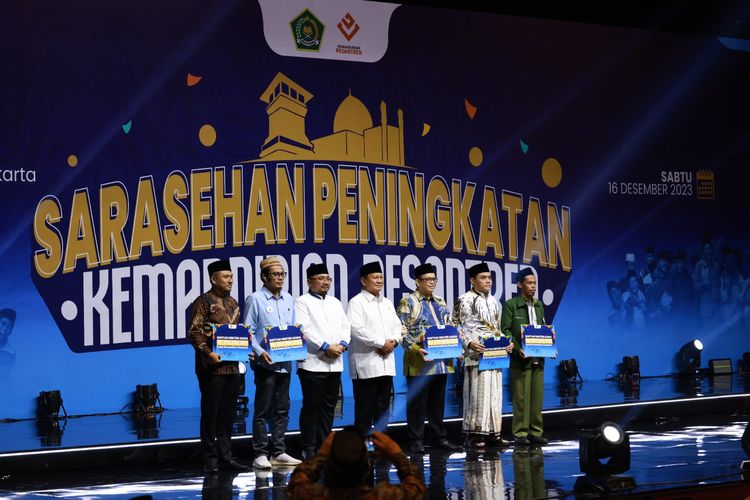 Prabowo saat menghadiri sarasehan Kemandirian Pesantren di JIExpo Kemayoran, Jakarta, Sabtu (16/12/2023).