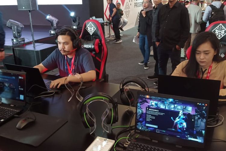 HP baru saja meluncurkan laptop gaming terbarunya, Omen X2 dan Omen X2S di Central Park Mall, Jakarta, Kamis (25/7/2019).