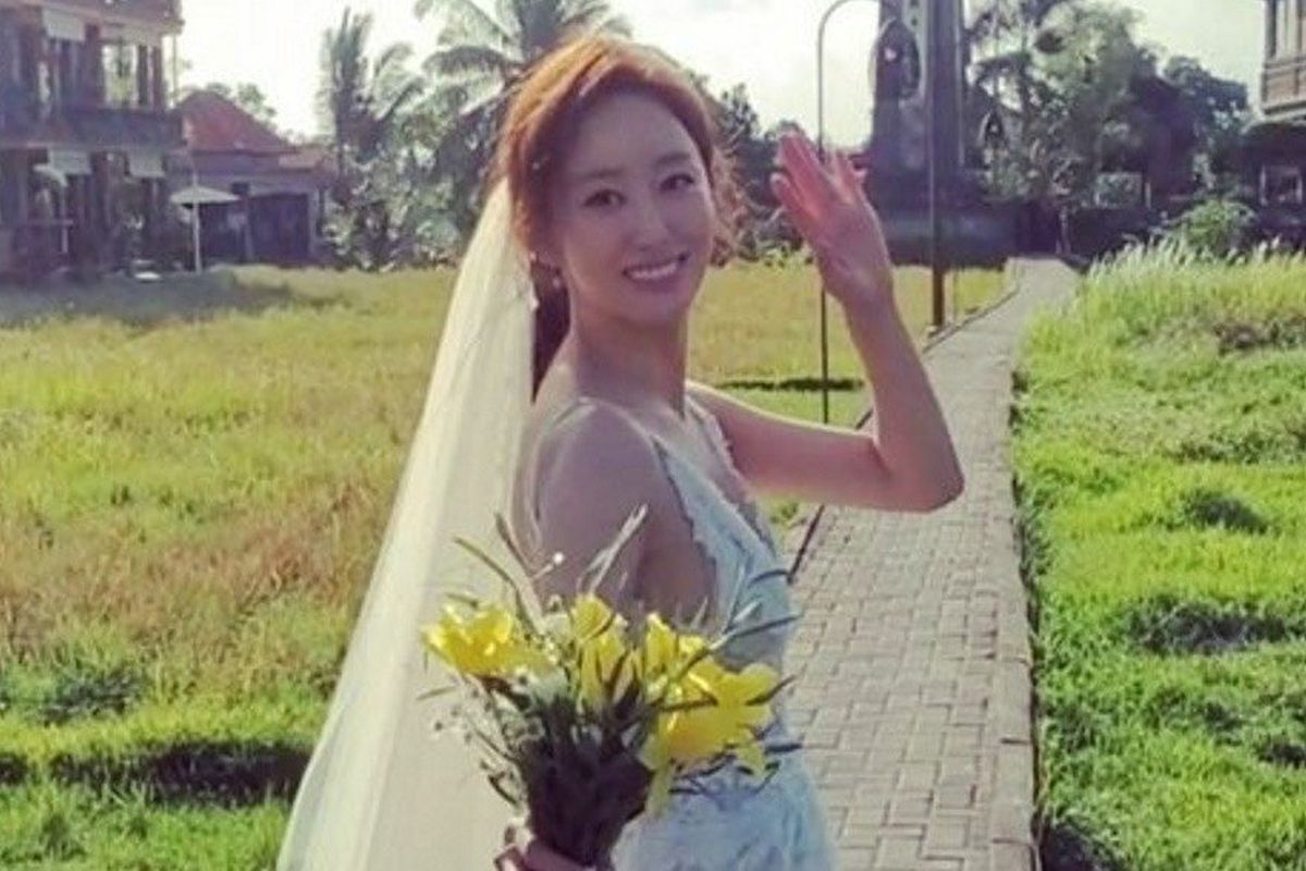 Artis Korea Selatan, Jeon Hye Bin, ketika menikah di Pulau Dewata, Bali pada 7 Desember 2019. Terbaru, suaminya menjadi korban sindikat copet internasional di Gianyar.