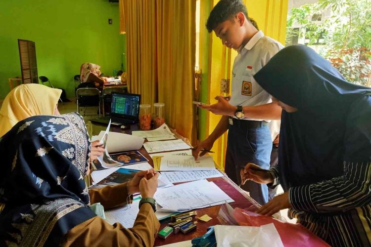 Proses pendaftaran PPDB di SMAN 1 Metro, Lampung