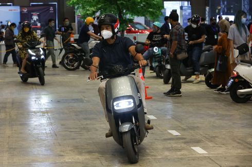 Tahun Depan Pelajar dan Mahasiswa di Bali Harus Pakai Kendaraan Listrik