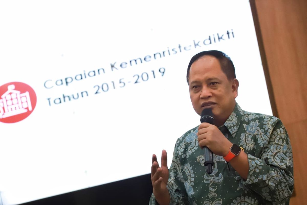 Menristekdikti Mohamad Nasir saat Bedah Kinerja Capaian Lima Tahun Kemenristekdikti (2014 - 2019) di Gedung Kemenristekdikti, Jakarta (18/10/2019).