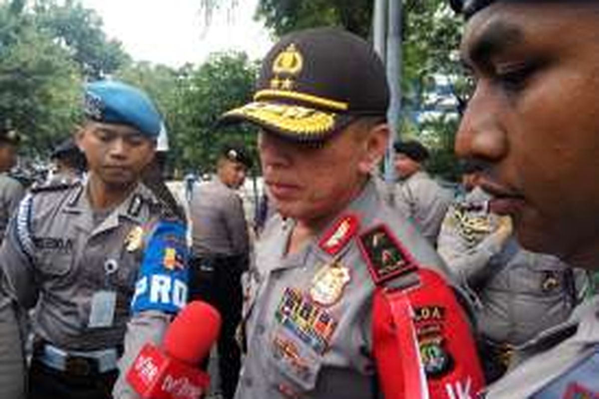 Kapolda Metro Jaya Irjen Pol Mochamad Iriawan saat diwawancarai di Jalan Medan Merdeka Barat, Jakarta Pusat, Jumat (4/11/2016).