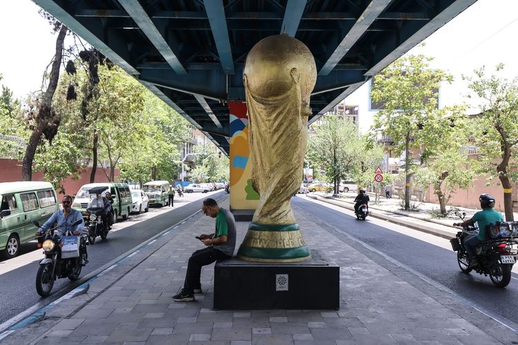 Piala Dunia di Depan Mata, tapi Masalah Masih Ada Saja