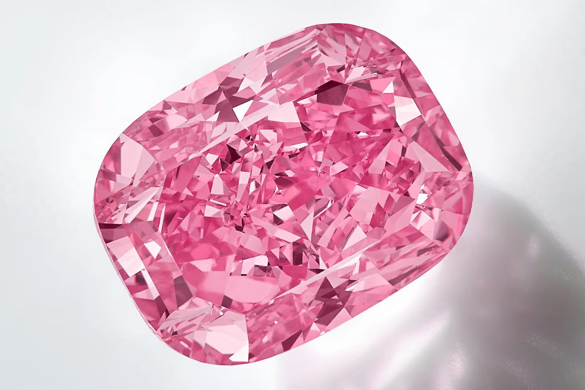 Berlian merah muda langka
