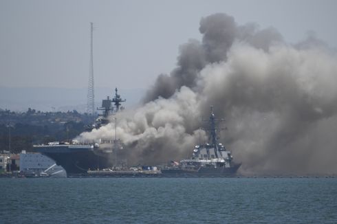 Iran: Kebakaran Kapal Perang AS adalah Hukuman dari Tuhan