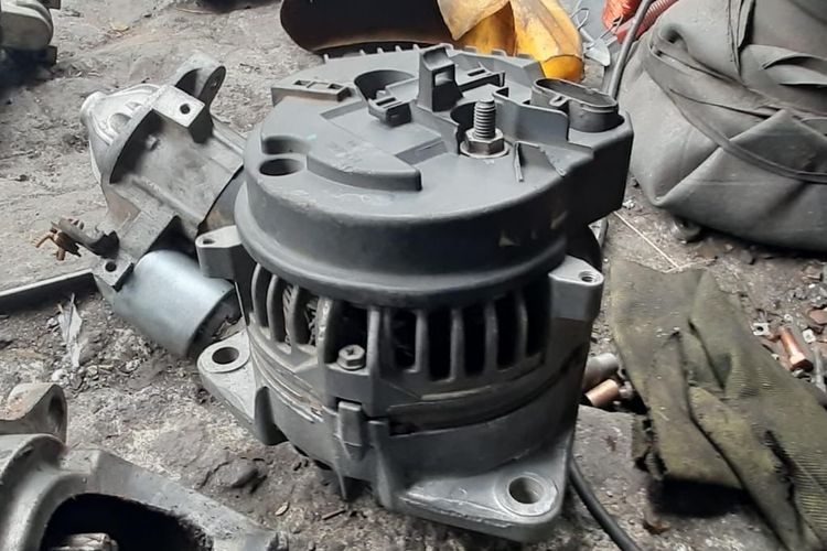 Alternator mobil.
