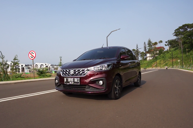 Test drive Suzuki Ertiga Hybrid di kawasan Puncak Bogor, jajal kenyamanan dan fitur mobil hybrid Suzuki