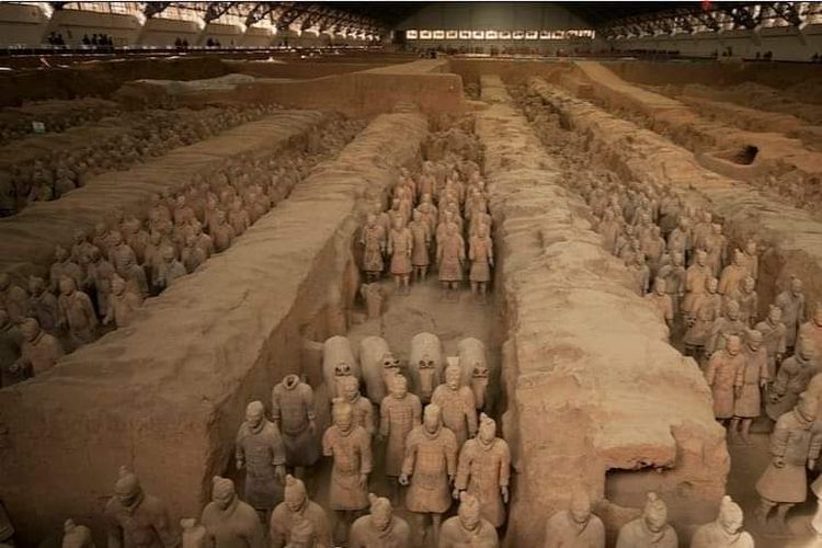Ribuan tentara terakota yang menjaga makam Kaisar China Qin Shi Huang