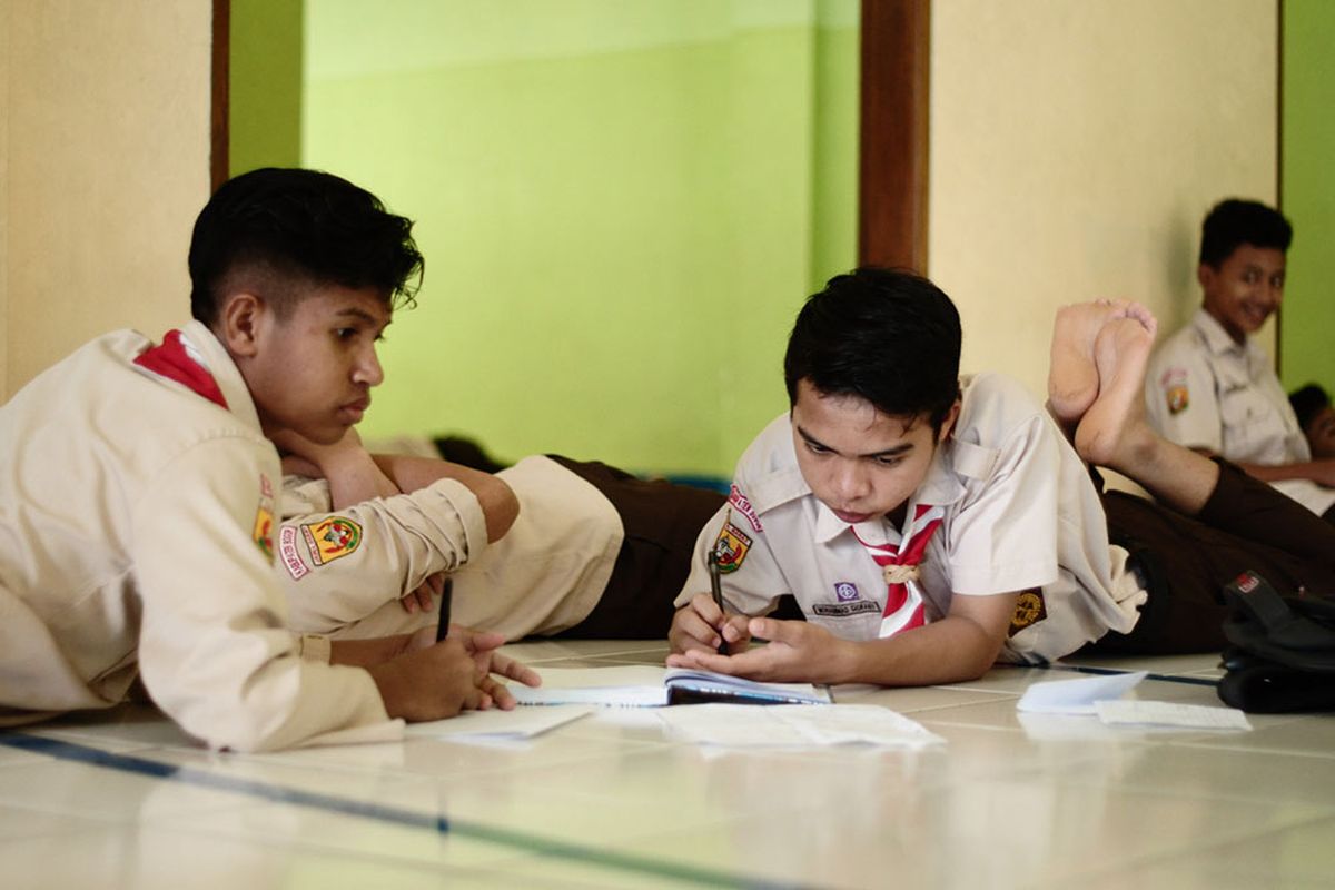 Suasana keseruan kegiatan sore hari siswa SMART Ekselensia Dompet Dhuafa di Lembaga Pengembangan Insani Dompet Dhuafa di Parung, Bogor, Jawa Barat.