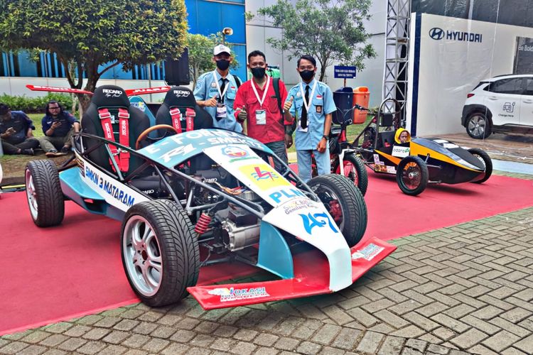 Mobil listrik R-One SMEKTI karya siswa SMKN 3 Mataram, NTB.