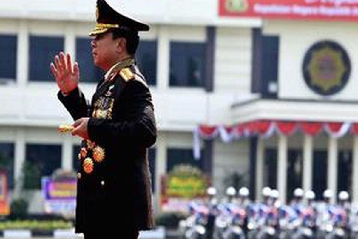 National Police Chief General Bambang Hendarso Danuri leads a service to mark the 64th anniversary of the establishment of Indonesias police force at Mobile Brigade headquarters in Depok, West Java, July 1, 2010