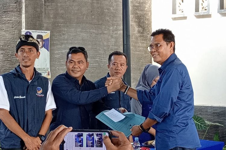 Syarafuddin Jarot resmi mendaftarkan diri di Partai Nasdem Sumbawa untuki maju sebagai calon bupati Sumbawa pada Pilkada 2024.
