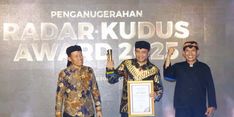 Ahmad Luthfi Raih Penghargaan Pemimpin Percepatan Ekonomi Daerah 2025 di Radar Kudus Award