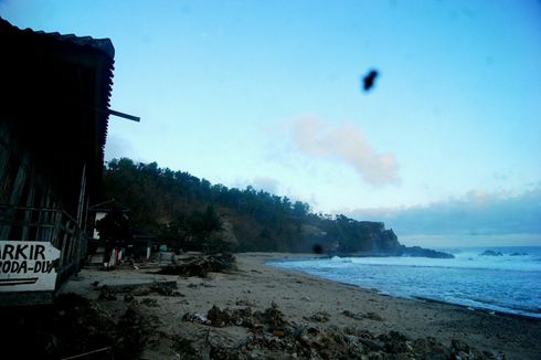 Dampak Gelombang Tinggi, Wisatawan ke Gunungkidul Anjlok