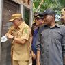 Pj Bupati PPU Pasang Stiker Khusus di Rumah-rumah Warga Penerima BPJS Ketenagakerjaan