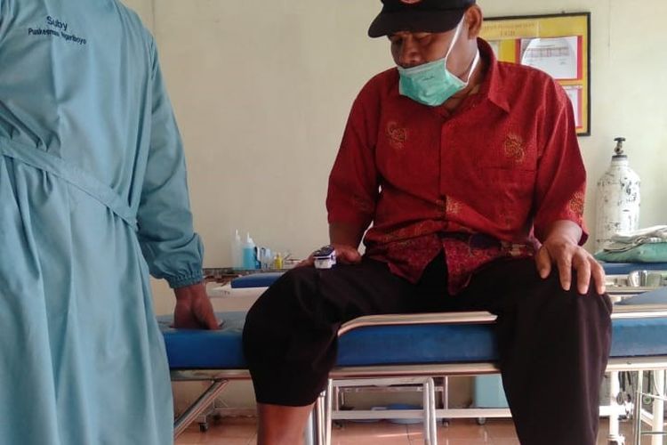 Suparlan menjalani pemeriksaan kesehatan di Puskesmas Ngariboyo Magetan dengan biaya sendiri karena BPJS miliknya dinyatakan telah dicoret. Keterangan dari petugas BPJS milik Suparlan dinyatakan telah meninggal.