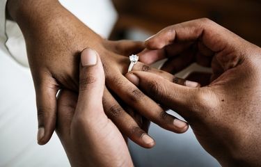 Remaja 13 Tahun di Filipina Dipaksa Menikah dengan Pria Umur 48 Tahun
