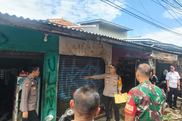 Polisi Segel Dua Toko yang Jual Obat Keras Ilegal di Parung Bogor, Ada yang Kamufkase Jual Kebab