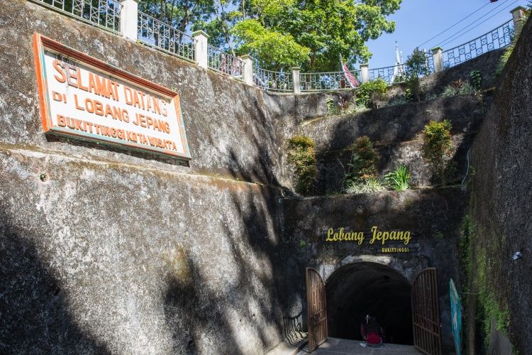 Pintu Masuk Lobang Jepang Bukittinggi