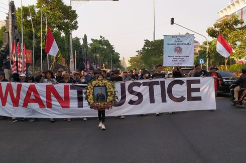 Satu Tahun Tewasnya Iwan Boedi Tak Terungkap, Warga Aksi Jalan Kaki ke Polda Jateng