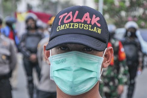 Buruh Bekasi Padati Jalan Menuju Gedung DPRD, Polisi Pastikan Situasi Kondusif