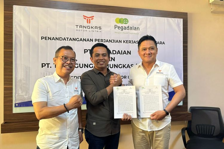 PT The Agung Pamungkas (Tangkas) dan PT Pegadaian baru saja melakukan Perjanjian Kerja Sama (PKS) untuk pembiayaan motor listrik.