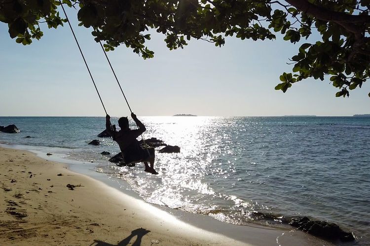 Pantai Tanjung Gelam Karimunjawa.