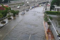 7.284 Petugas Kebersihan Dikerahkan untuk Awasi 56 Titik Banjir di Jakarta
