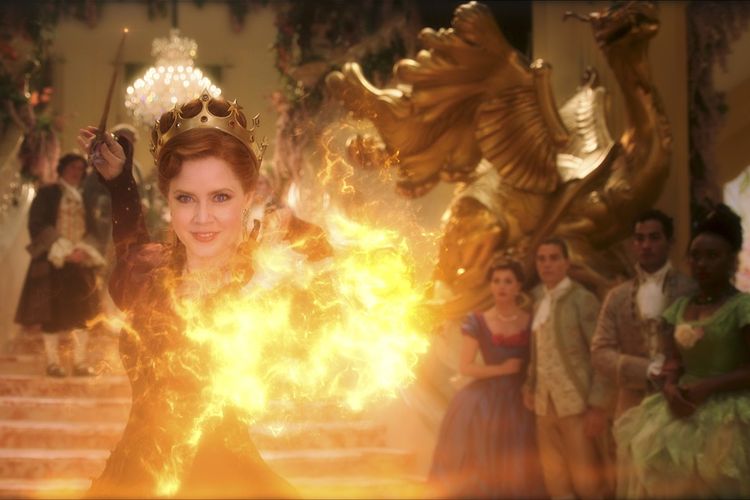 Amy Adams berperan sebagai Giselle dalam film Disenchanted. Film ini akan ditayangkan di Disney+.Hotstar.