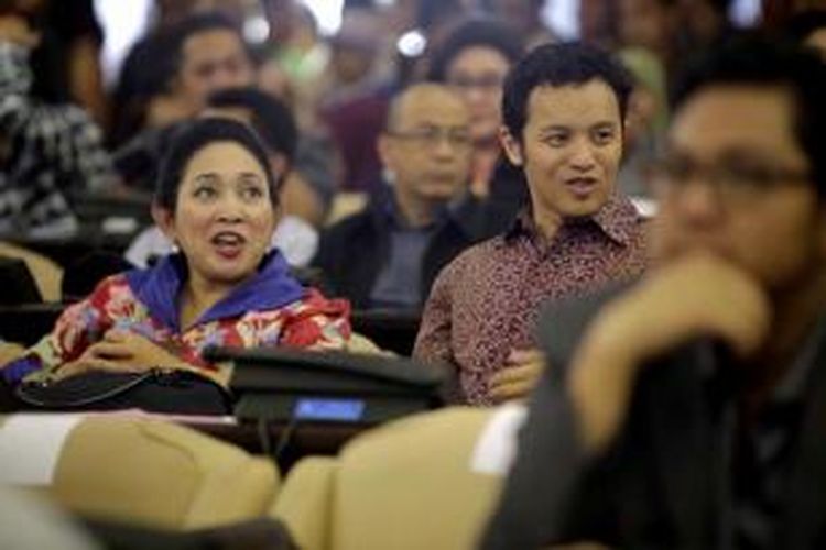 Anggota baru DPR-RI dari Fraksi Golkar Titiek Soeharto dan Moreno Soeprapto dari Fraksi Gerindra hadir dalam geladi resik Sidang Paripurna MPR RI Awal Masa Jabatan Periode 2014-2019 di Gedung MPR/DPR, Jakarta, Selasa (30/9/2014).