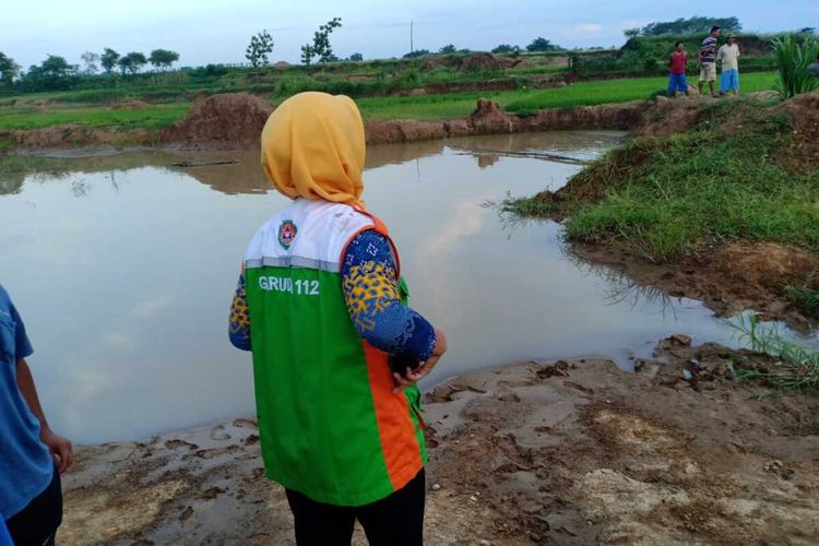 Suasana kubangan bekas lokasi galian C di Desa Klumpit, Kecamatan Gebog, Kabupaten Kudus, Jawa Tengah yang menewaskan empat pelajar Sekolah Menengah Pertama (SMP), Rabu (22/1/2020) sore.