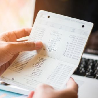 Ilustrasi dana darurat. Dana darurat adalah simpanan yang digunakan dalam kondisi tak terduga, seperti kehilangan pekerjaan, biaya medis mendadak, atau hal mendesak lainnya