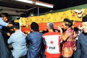 Isak Tangis Sambut Kepulangan Jenazah Dina Martiana, Korban Kebakaran di Hong Kong