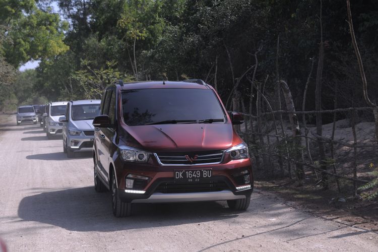 Wuling Confero S test drive Bali 2017.