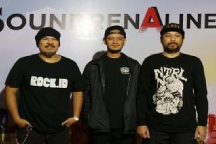 Grup band rock alternatif Netral diabadikan sebelum tampil di Soundrenaline 2015 yang diselenggarakan di Garuda Wisnu Kencana, Bukit Ungasan, Bali, Sabtu (5/9/2015) malam.