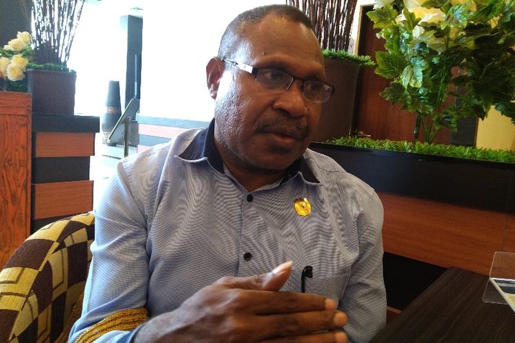 Ketua KPU Papua, Theodorus Kossay