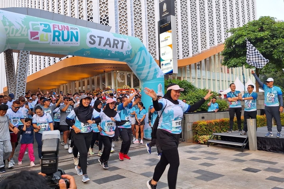 Fun Run 2024 ? Menara Danareksa 1st Anniversary diikuti oleh hampir 350 peserta. Kegiatan lari ini dimulai dari halaman Menara Danareksa.