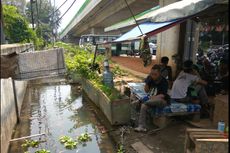 Pelihara Ikan di Selokan Jadi Cara Komunitas Ojek Daring Cegah Stres