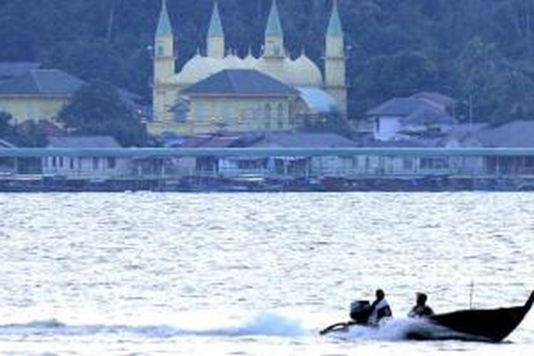 ILUSTRASI - Masjid Raya Sultan Riau di Pulau Penyengat Indera Sakti, Kecamatan Tanjung Pinang Barat, Kepulauan Riau.